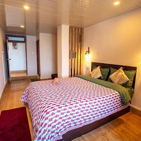 Monratino Himadrie -2 Mins Walk From Mall Road - All Rooms Have Kanchenjunga Mountain View Dardzsiling Kültér fotó