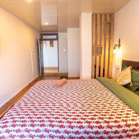 Monratino Himadrie -2 Mins Walk From Mall Road - All Rooms Have Kanchenjunga Mountain View Dardzsiling Kültér fotó