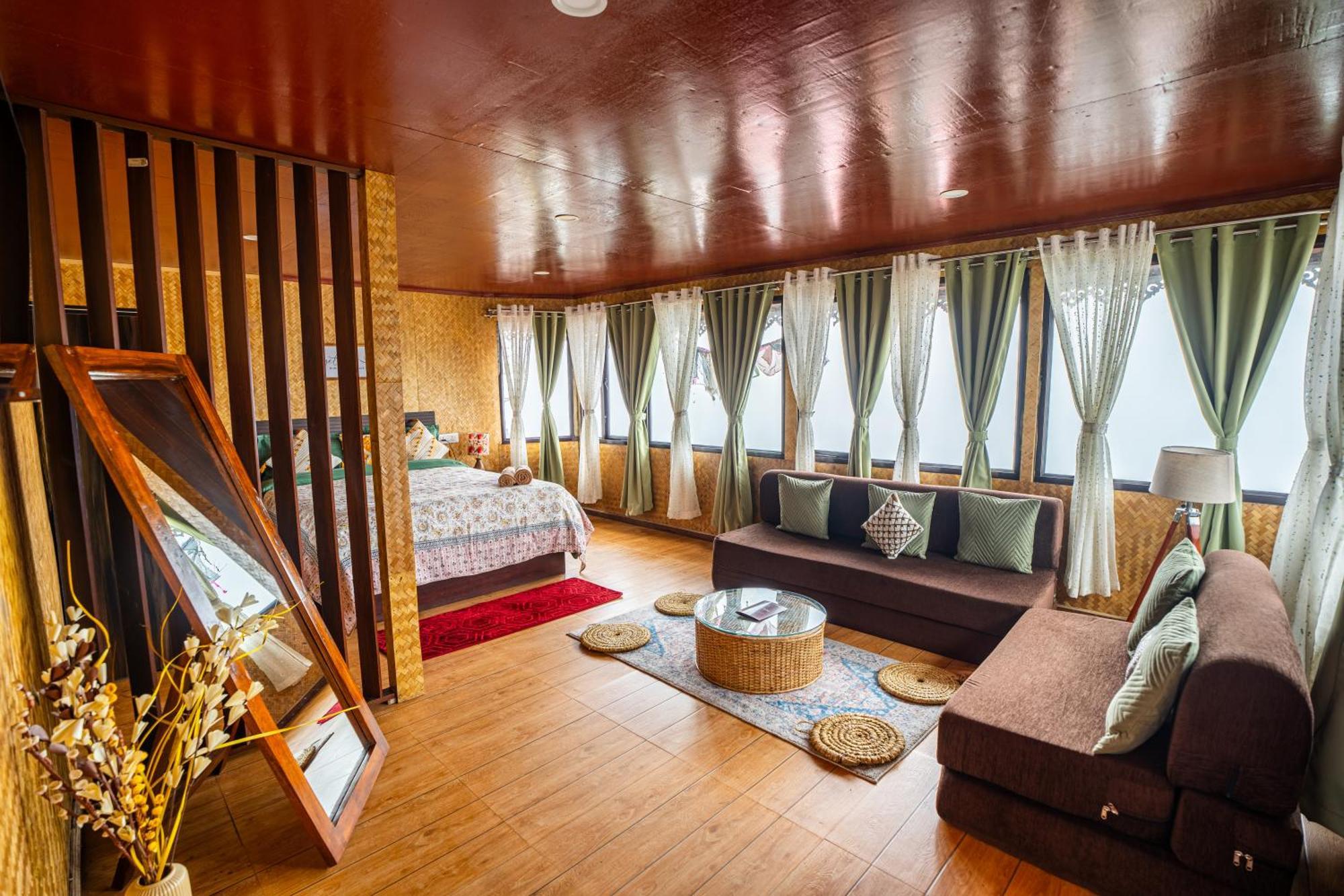 Monratino Himadrie -2 Mins Walk From Mall Road - All Rooms Have Kanchenjunga Mountain View Dardzsiling Kültér fotó