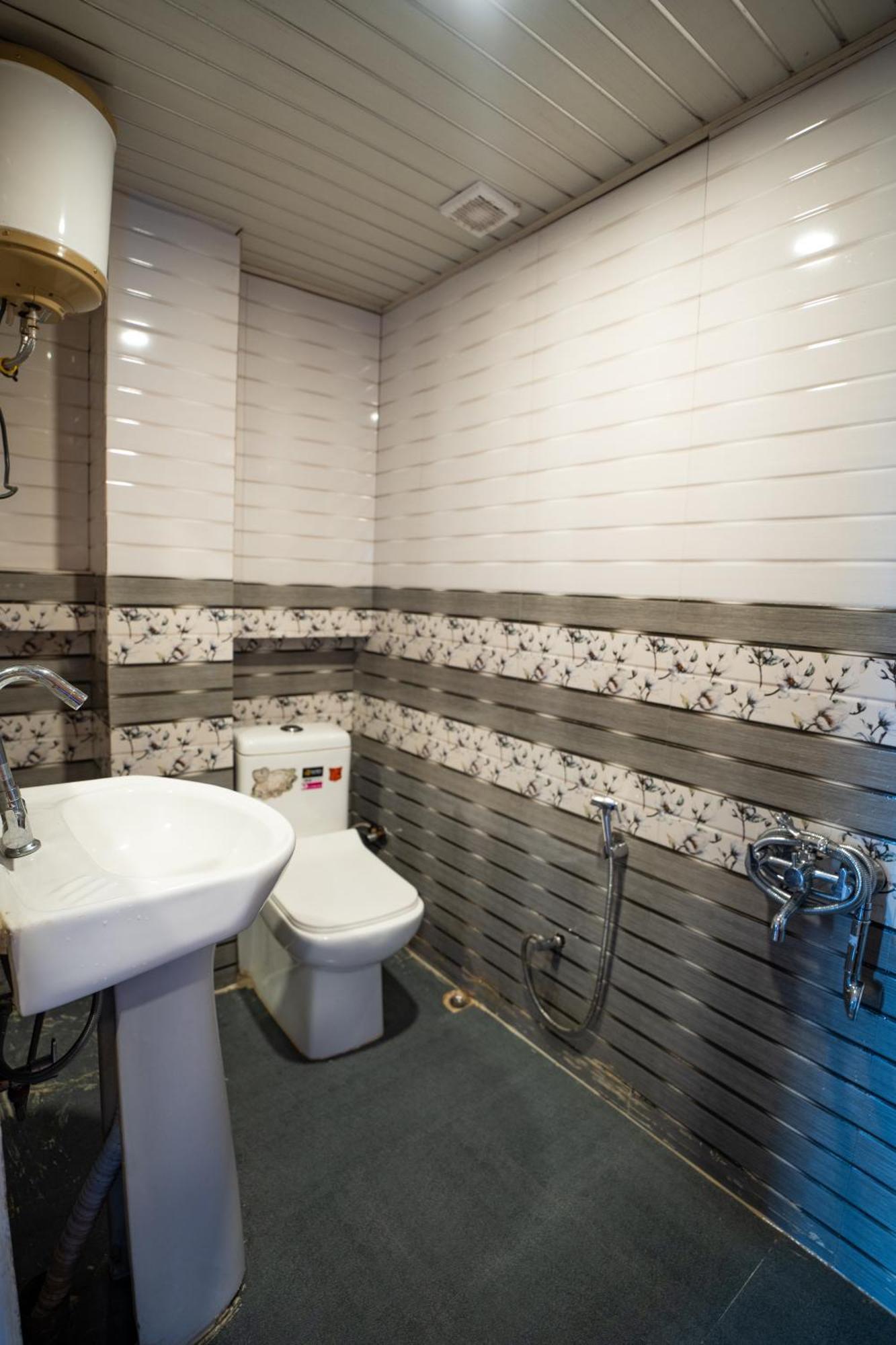 Monratino Himadrie -2 Mins Walk From Mall Road - All Rooms Have Kanchenjunga Mountain View Dardzsiling Kültér fotó