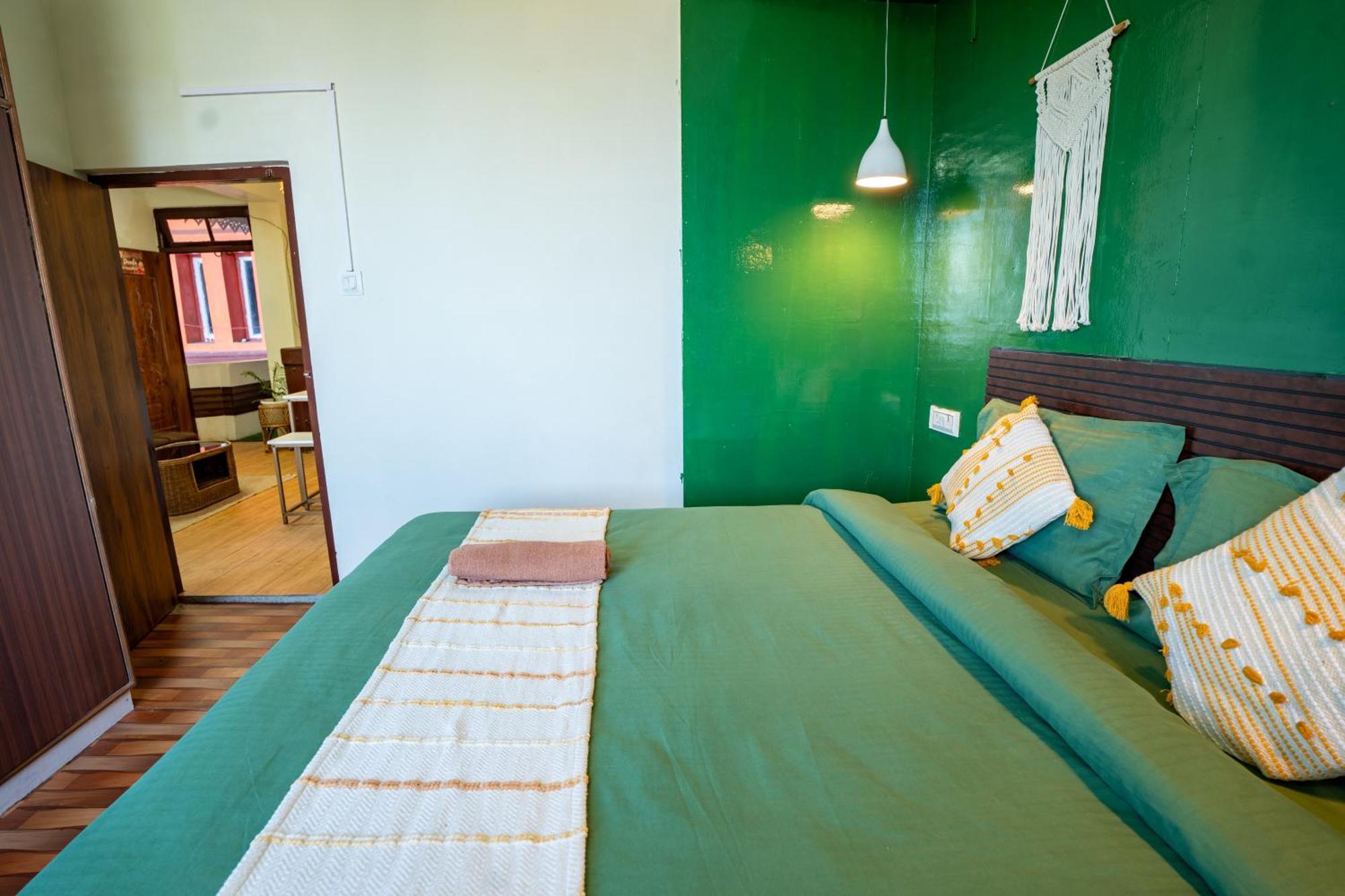 Monratino Himadrie -2 Mins Walk From Mall Road - All Rooms Have Kanchenjunga Mountain View Dardzsiling Kültér fotó