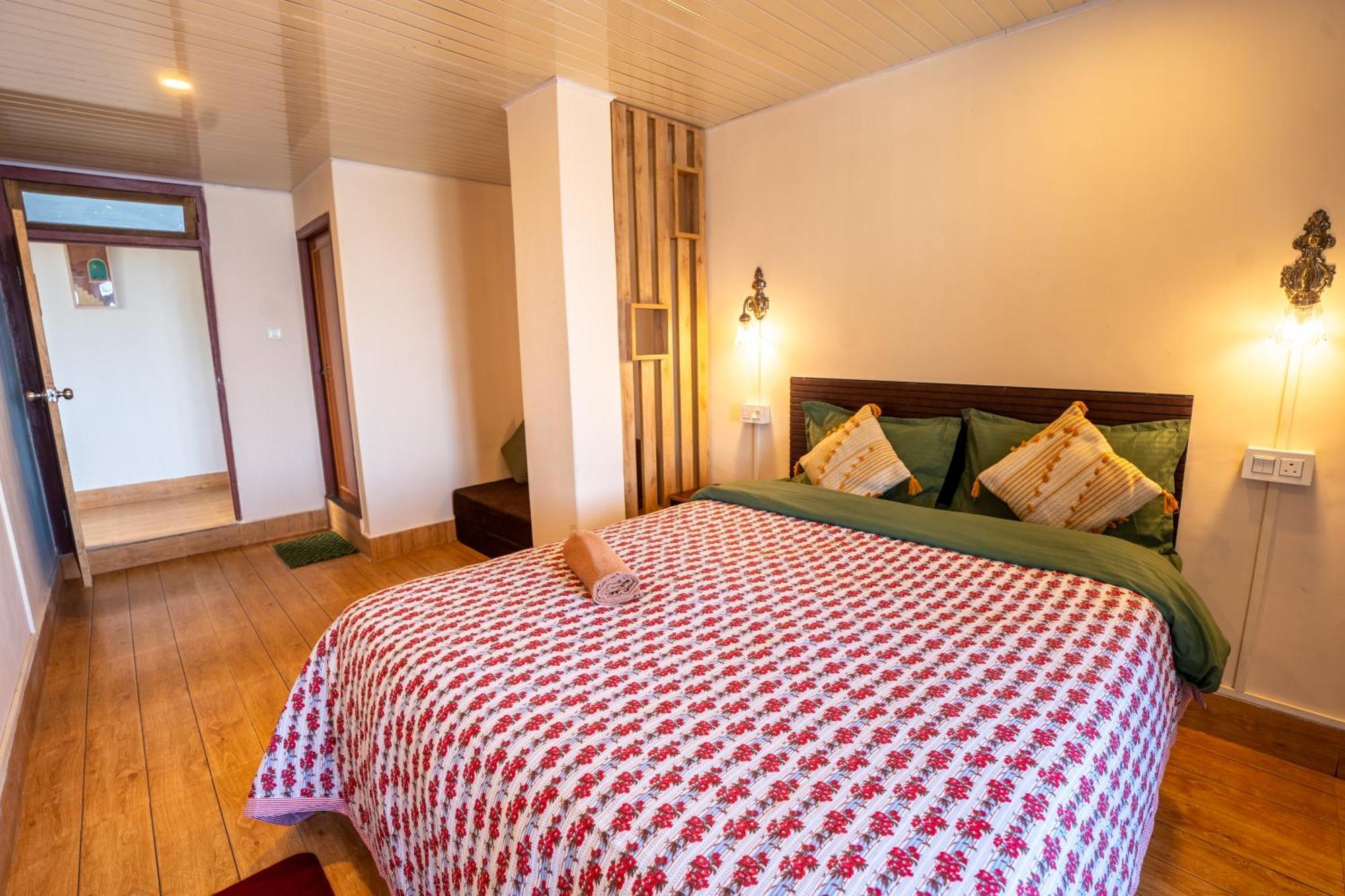 Monratino Himadrie -2 Mins Walk From Mall Road - All Rooms Have Kanchenjunga Mountain View Dardzsiling Kültér fotó
