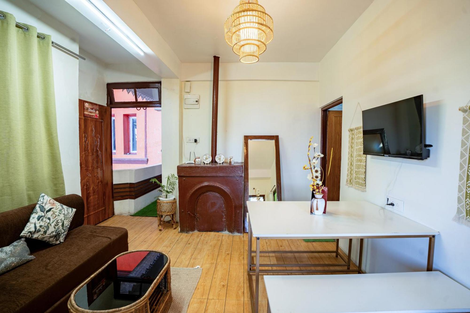 Monratino Himadrie -2 Mins Walk From Mall Road - All Rooms Have Kanchenjunga Mountain View Dardzsiling Kültér fotó