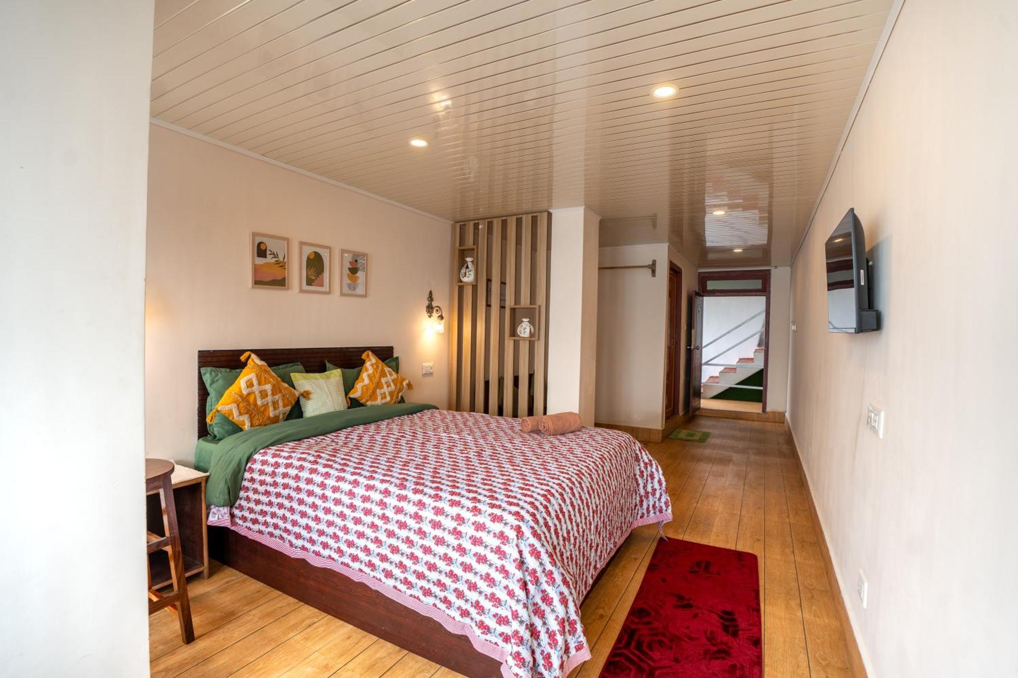 Monratino Himadrie -2 Mins Walk From Mall Road - All Rooms Have Kanchenjunga Mountain View Dardzsiling Kültér fotó