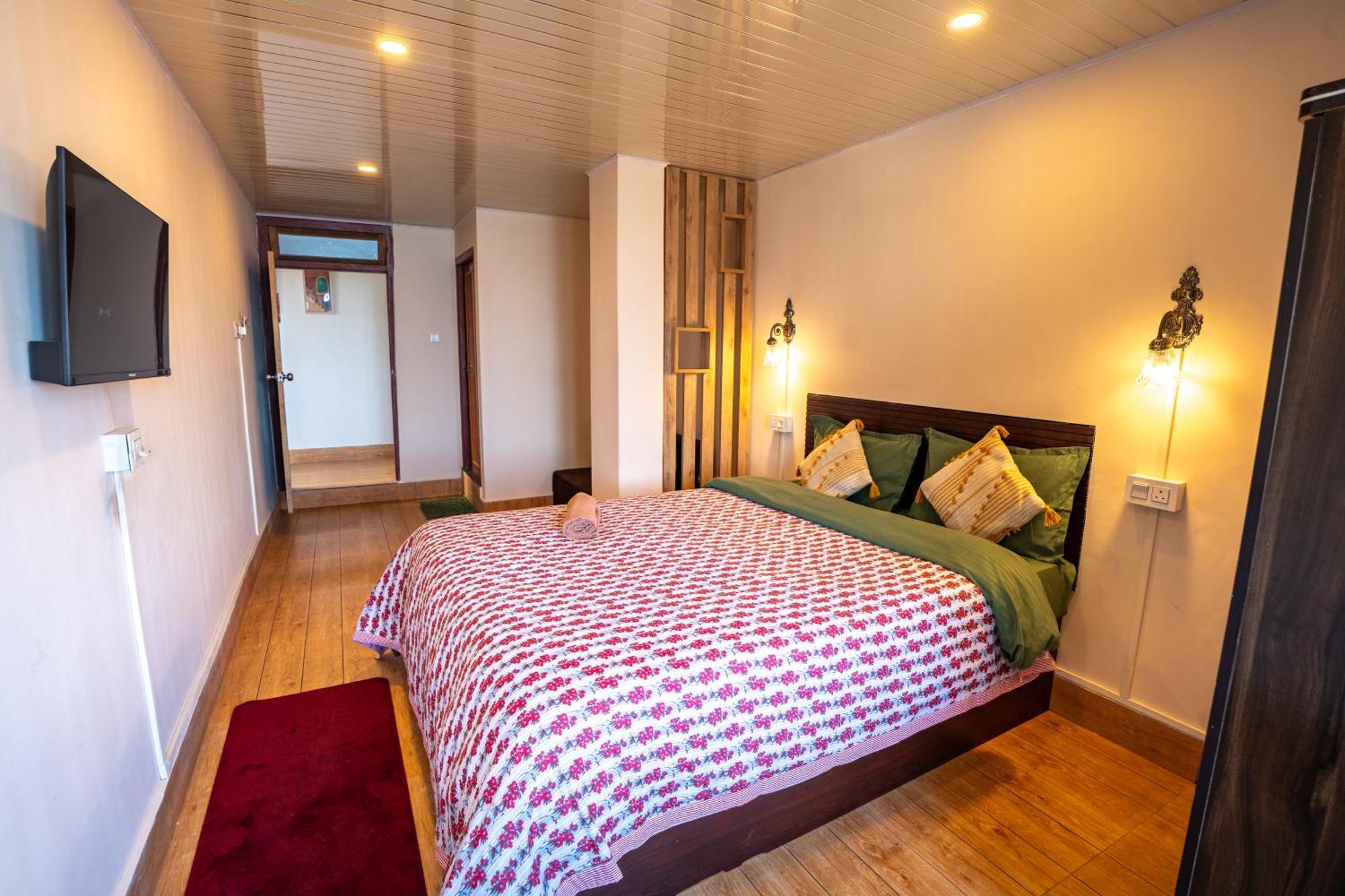 Monratino Himadrie -2 Mins Walk From Mall Road - All Rooms Have Kanchenjunga Mountain View Dardzsiling Kültér fotó